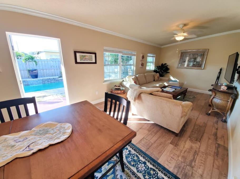 Bahamian Cottage - Heated Pool Walk To The Beach Какао-Бич Экстерьер фото